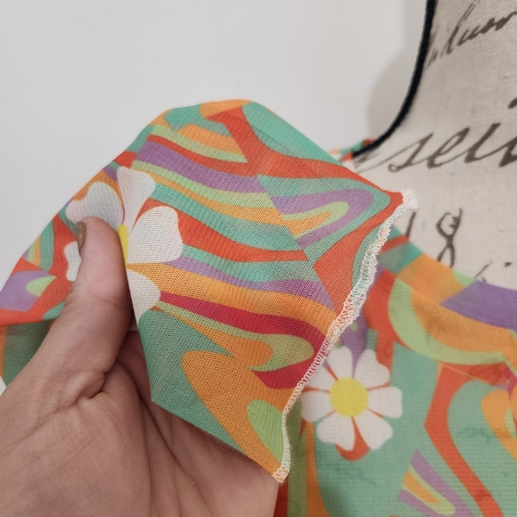 Groovy 70s Psychedelic Daisy Longsleeve Sheer Top. - Picture 2 of 6